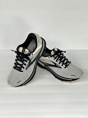 Brooks Adrenaline GTS 22 Athletic Shoes Gray & Black US 9 D